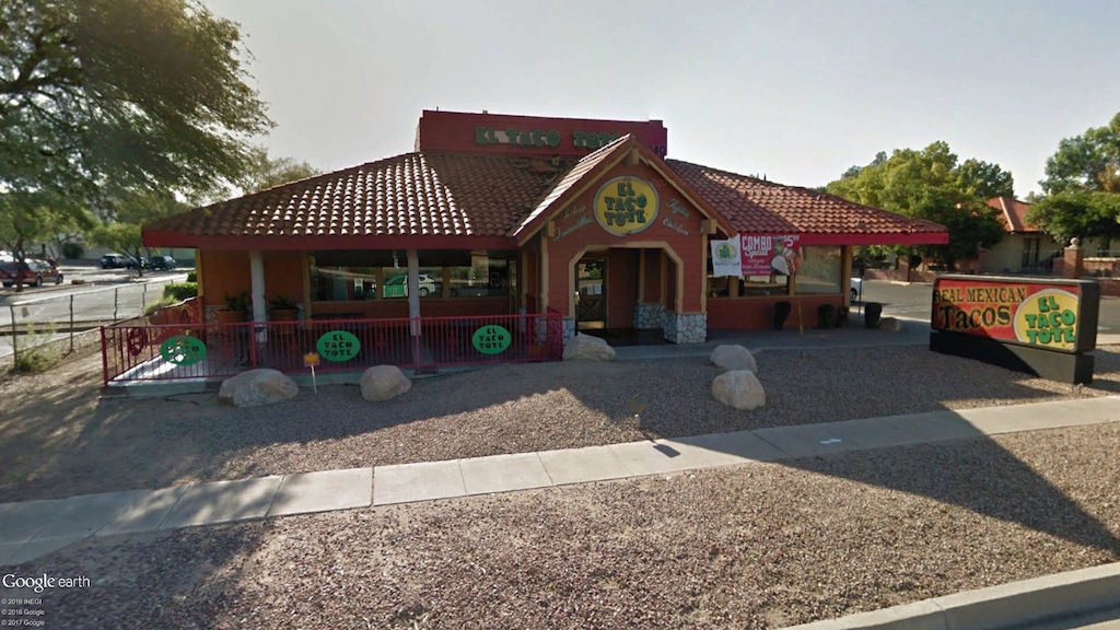 El Taco Tote, 1340 N Wilmot Road